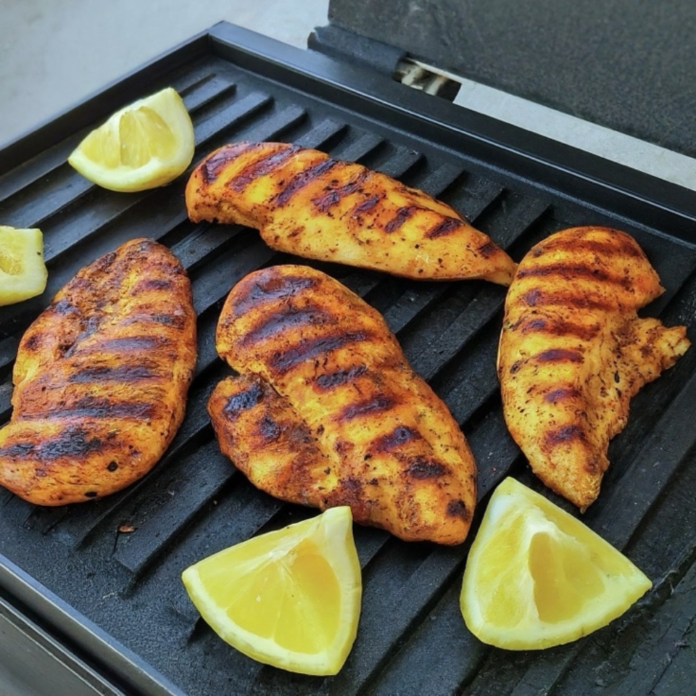 Immagine che contiene cibo, piatto, carne, Grigliare  Descrizione generata automaticamente